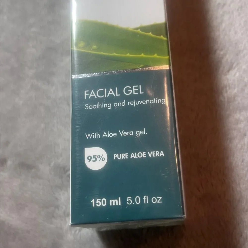 Curaloe Soothing Facial Gel NEW